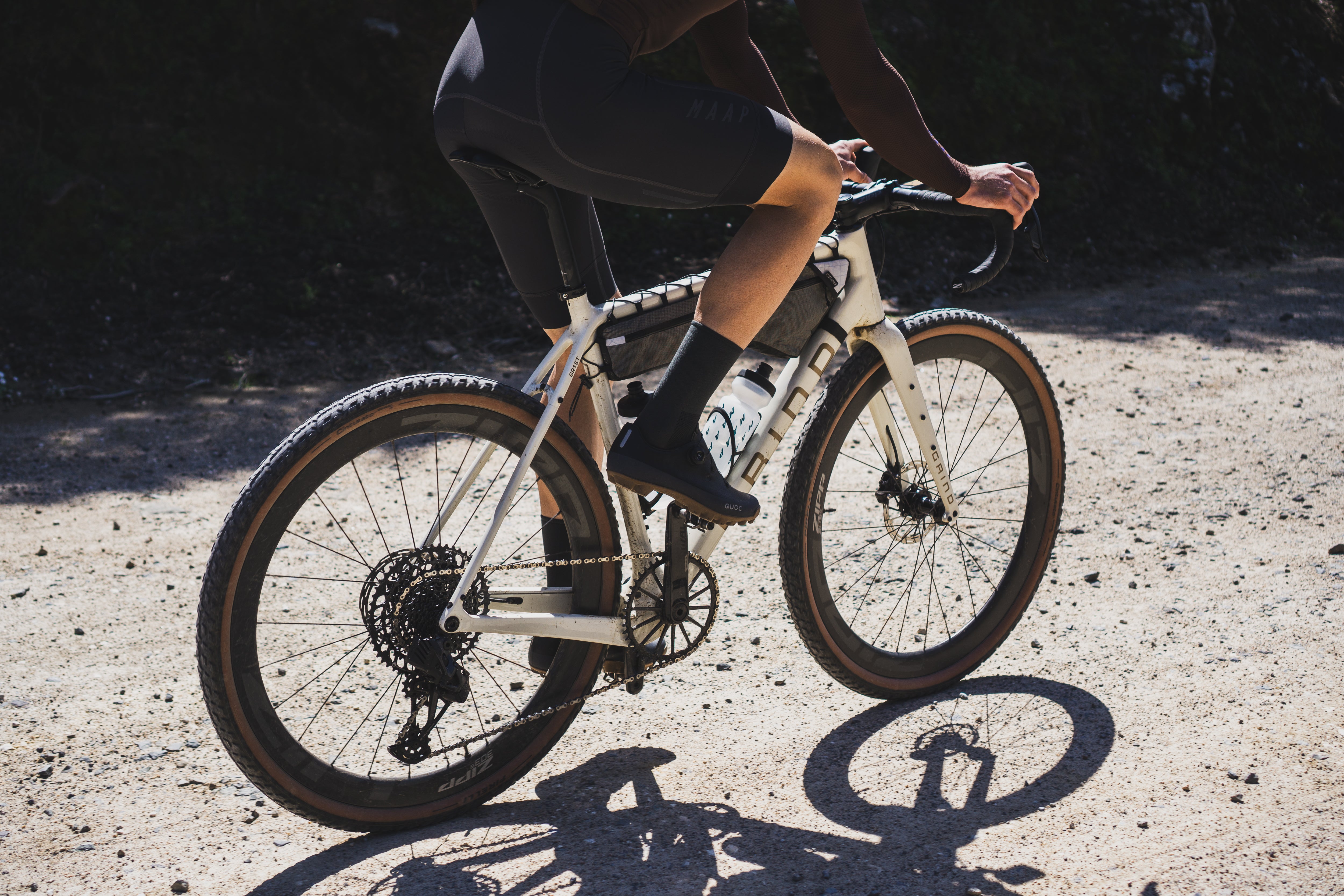 GRIND GR1ST custom gravel bike sram rival axs mullet xplr